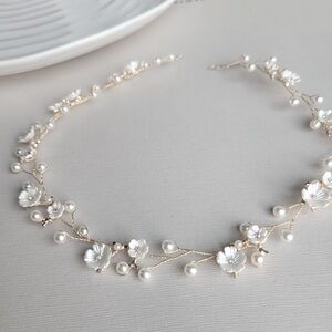 Delicate Pearl and Crystal Flower Hair Vine